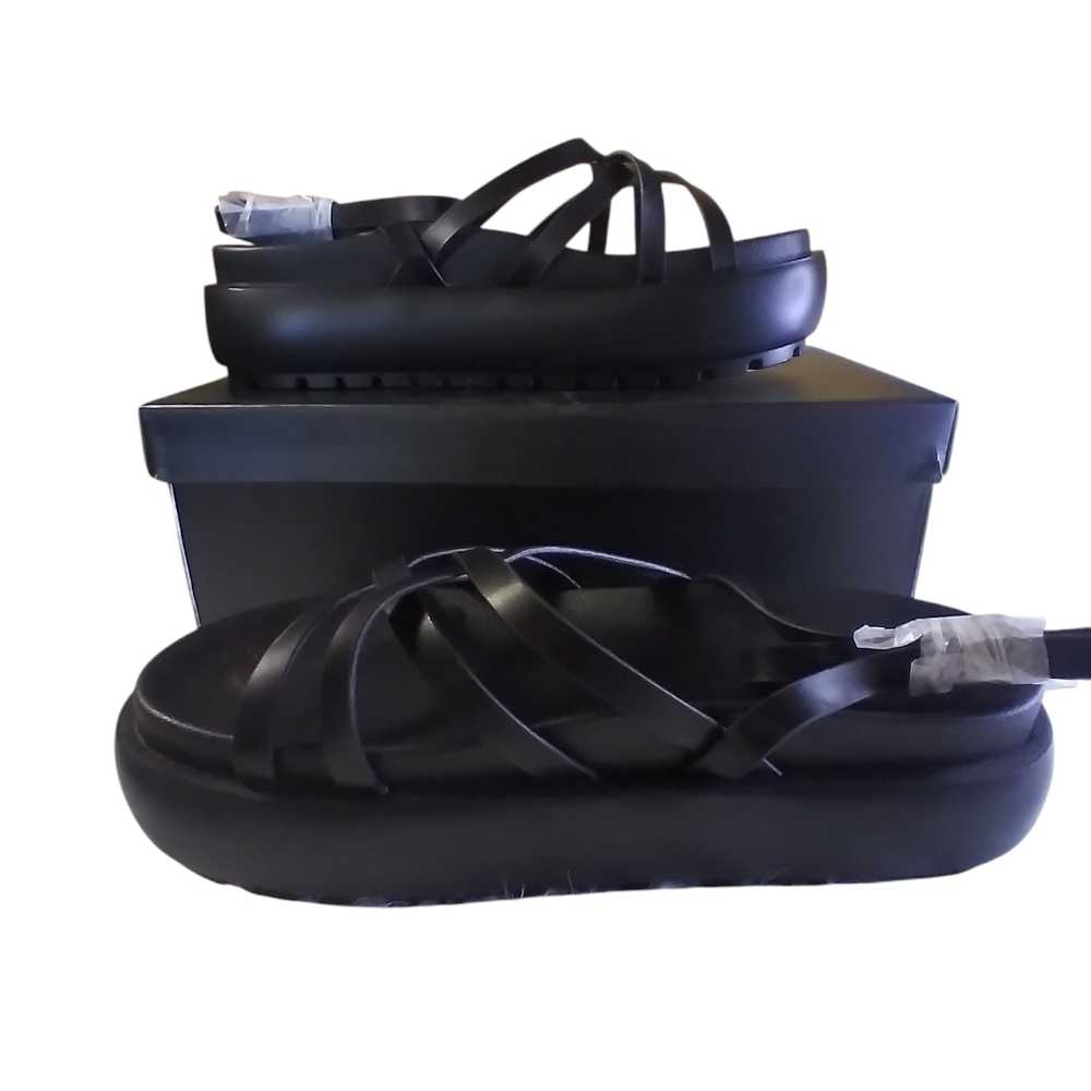 NWT Prettylittlething chunky multi criss cross strap sandals black size 8